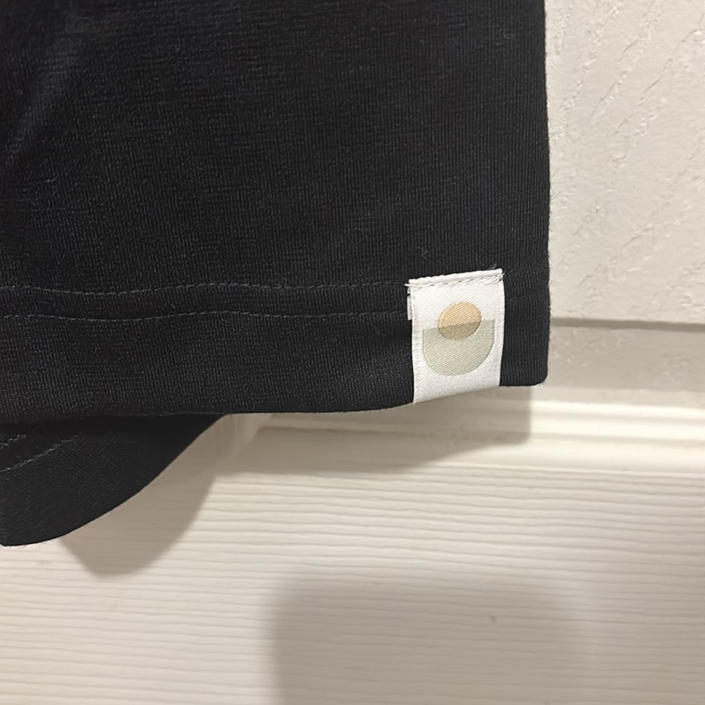 Lalabu Black Sleeveless Top - Picture 4 of 5